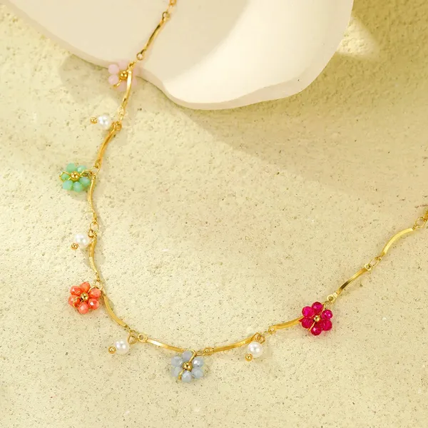 Gold_Flower_Necklace_For_Women